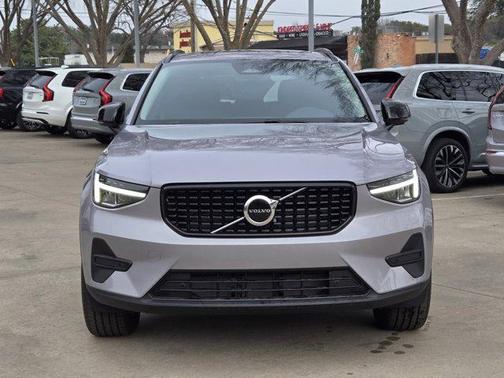 2026 Volvo XC40 B4 Core