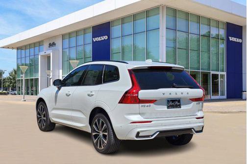 2025 Volvo XC60 B5 Plus
