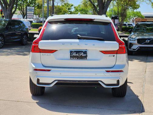 2025 Volvo XC60 B5 Plus