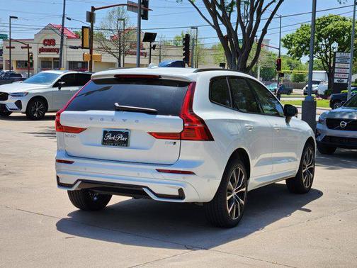 2025 Volvo XC60 B5 Plus
