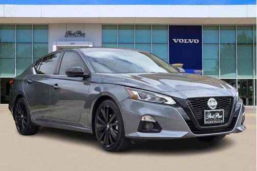 2022 Nissan Altima SR FWD