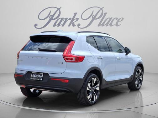 Cloud Blue 2026 Volvo XC40 Ultra, B5 AWD Gas (mild hybrid), Dark
