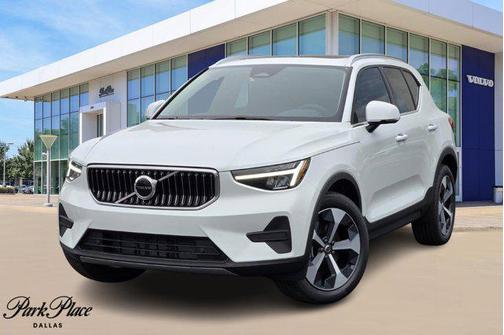 2025 Volvo XC40 B5 Core Bright Theme