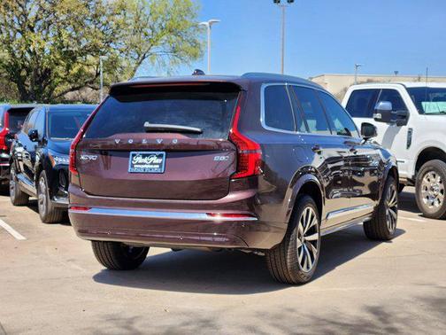2025 Volvo XC90 B5 Core