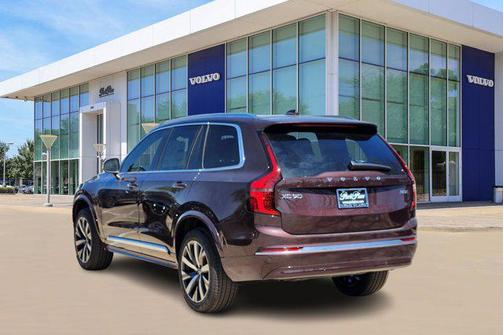 2025 Volvo XC90 B5 Core