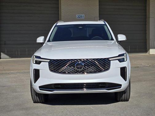 2026 Volvo XC90 B6 Plus 6-Seater