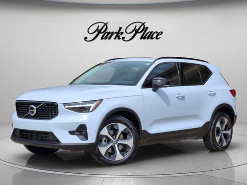 Cloud Blue 2026 Volvo XC40 Plus, B5 AWD Gas (mild hybrid), Dark
