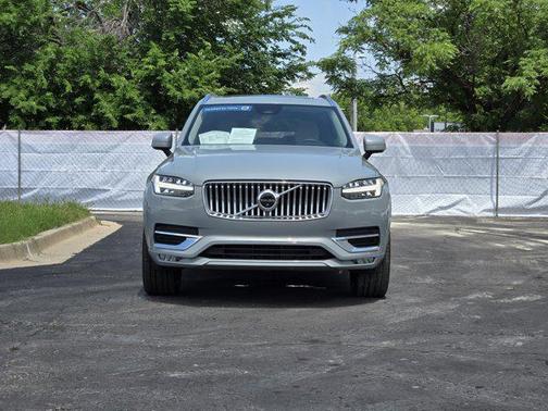 2025 Volvo XC90 B6 Plus 7-Seater