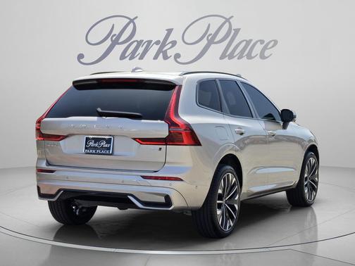 Bright Dusk Metallic 2026 Volvo XC60 B5 Ultra