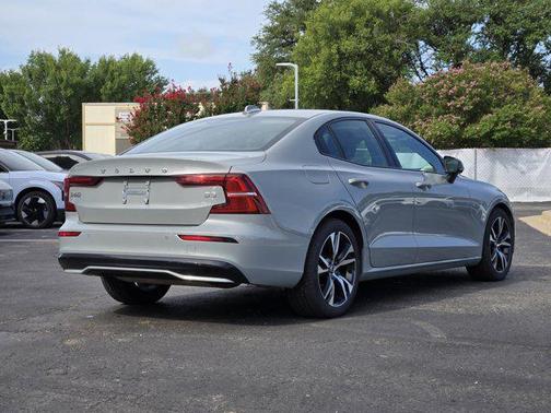 2025 Volvo S60 B5 Core