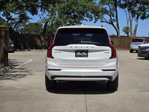 2026 Volvo XC90 B6 Ultra Dark Theme 7-Seater