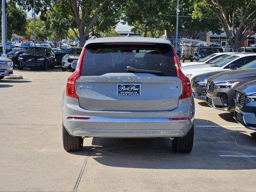 2025 Volvo XC90 B6 Plus 7-Seater