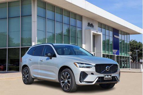 2023 Volvo XC60 B5 Plus Dark Theme