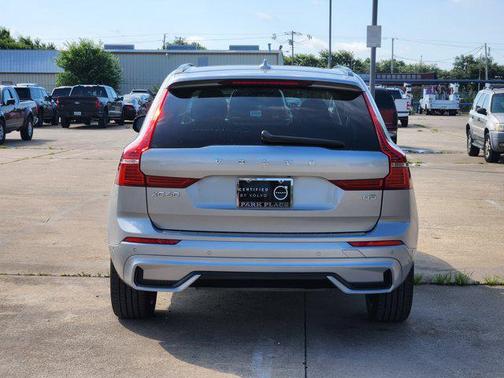 2023 Volvo XC60 B5 Plus Dark Theme