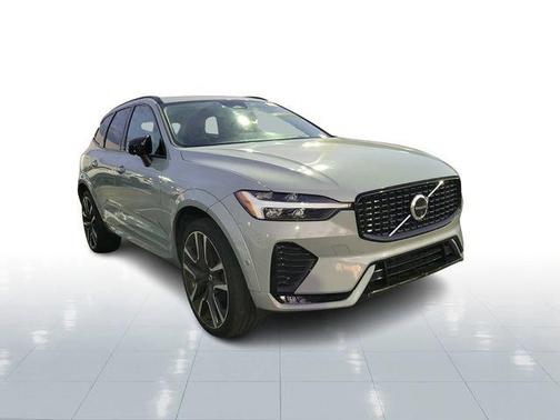 2024 Volvo XC60 B5 Ultimate Dark Theme