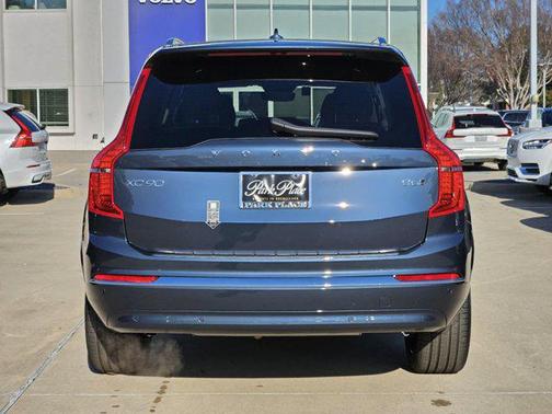 2025 Volvo XC90 B6 Plus 7-Seater