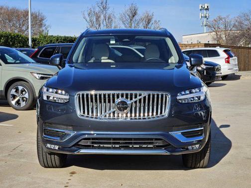 2025 Volvo XC90 B6 Plus 7-Seater