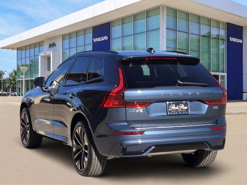2026 Volvo XC60 B5 Ultra