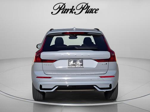 Vapour Grey Metallic 2026 Volvo XC60 B5 Plus