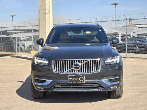 2022 Volvo XC90 T6 Inscription