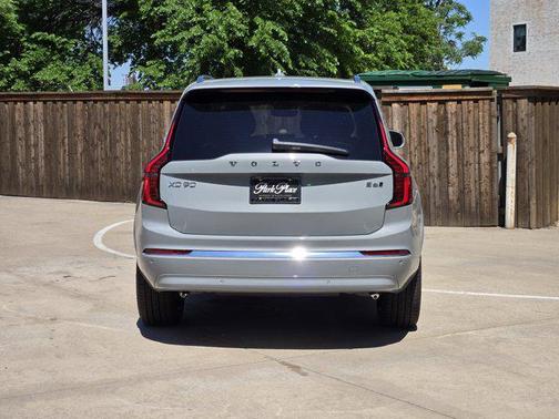 2025 Volvo XC90 B6 Core