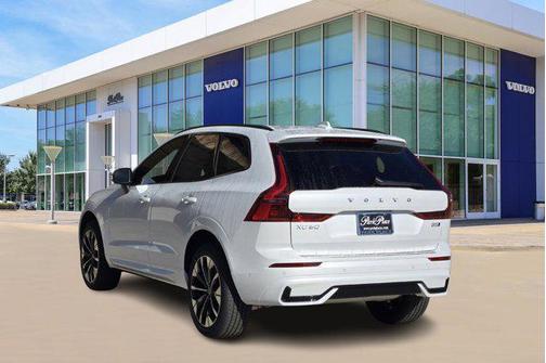 2026 Volvo XC60 B5 Plus