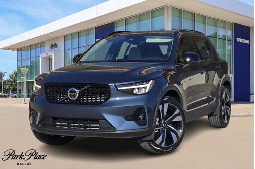 2026 Volvo XC40 B4 Plus