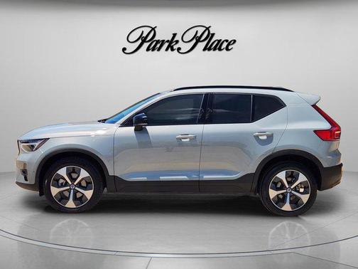 Vapour Grey Metallic 2026 Volvo XC40 Plus, B5 AWD Gas (mild hybrid), Dark