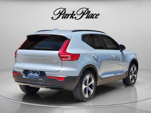 Vapour Grey Metallic 2026 Volvo XC40 Plus, B5 AWD Gas (mild hybrid), Dark