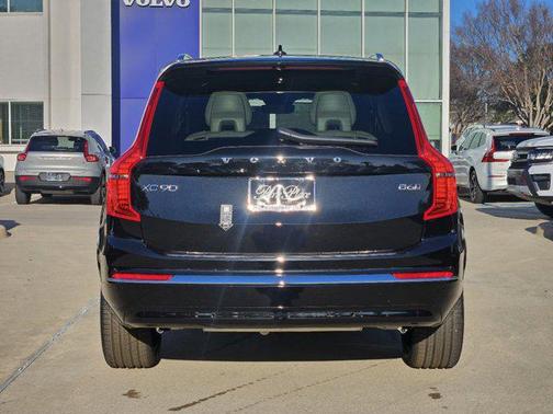 2025 Volvo XC90 B6 Plus 7-Seater