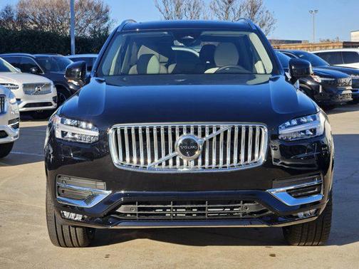 2025 Volvo XC90 B6 Plus 7-Seater