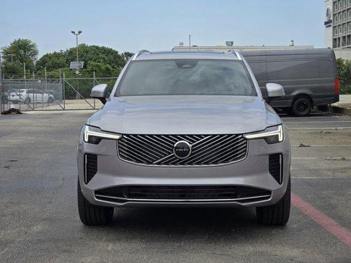2026 Volvo XC90 B6 Core