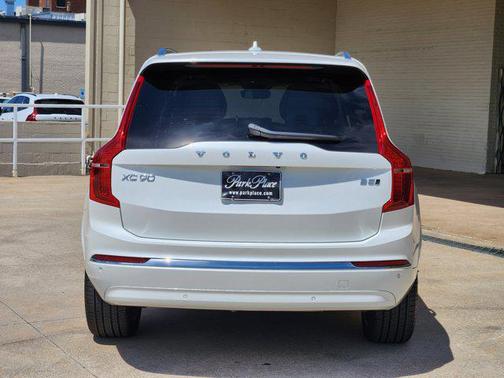 2025 Volvo XC90 B5 Core