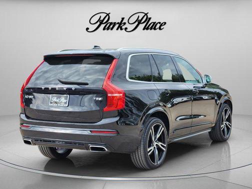 Onyx Black Metallic 2019 Volvo XC90 T5 R-Design