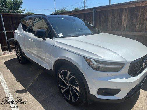 2021 Volvo XC40 T4 R-Design