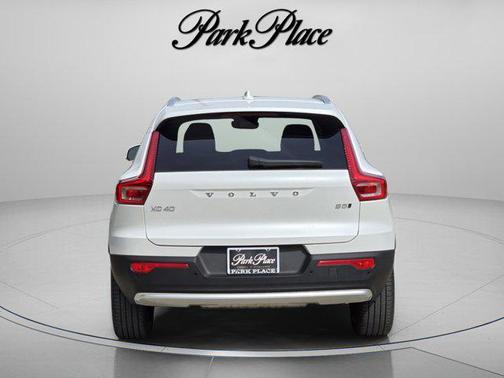 2025 Volvo XC40 B5 Plus Bright Theme