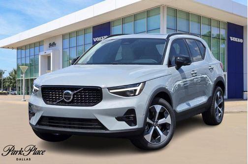 2026 Volvo XC40 B5 Plus