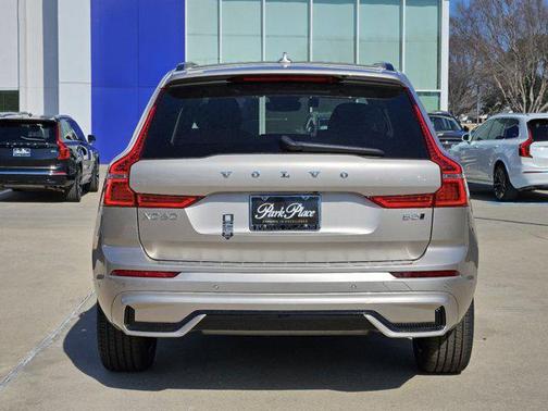 2025 Volvo XC60 B5 Plus