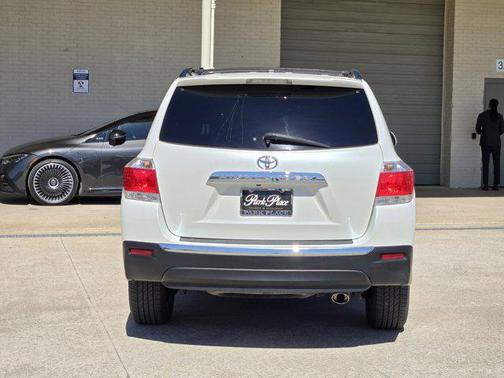 2011 Toyota Highlander Base