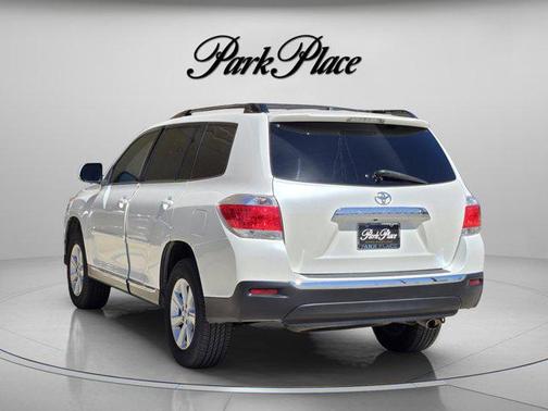 Blizzard Pearl 2011 Toyota Highlander Base