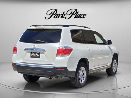 Blizzard Pearl 2011 Toyota Highlander Base