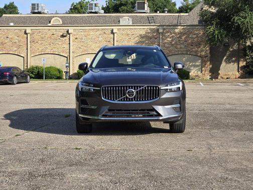 2023 Volvo XC60 Recharge Plug-In Hybrid T8 Plus Bright Theme
