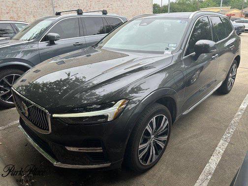 2023 Volvo XC60 Recharge Plug-In Hybrid T8 Plus Bright Theme