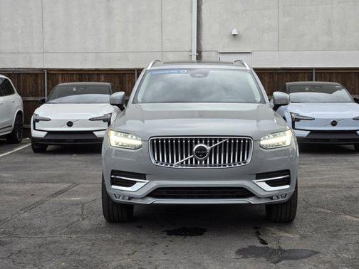 2025 Volvo XC90 B6 Plus 7-Seater