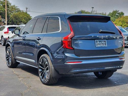 2026 Volvo XC90 B6 Plus 6-Seater