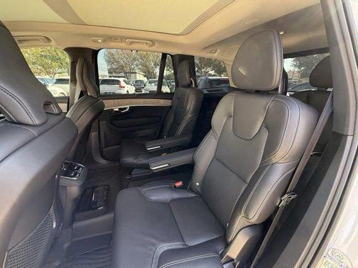 2025 Volvo XC90 B6 Ultra