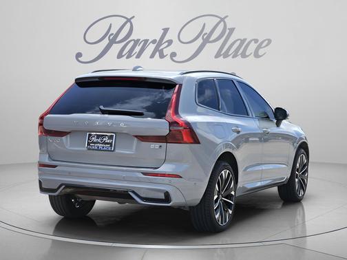 Vapour Grey Metallic 2026 Volvo XC60 B5 Ultra