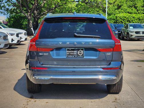 2022 Volvo XC60 B5 Inscription