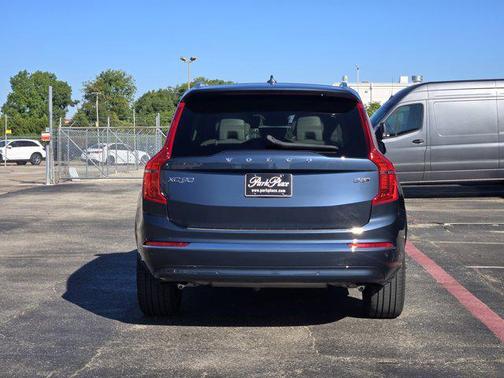 2024 Volvo XC90 B5 Core Bright Theme