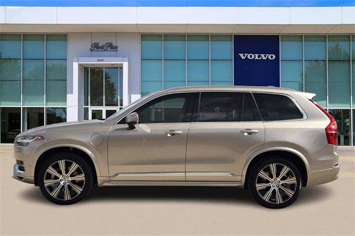 2025 Volvo XC90 Plug-In Hybrid T8 Plus 6-Seater